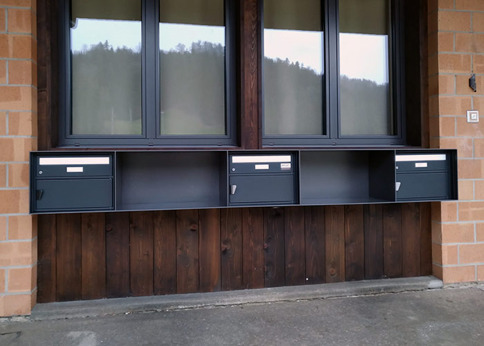 Bruno Ermel Schlosserarbeiten – Briefkastenhalter