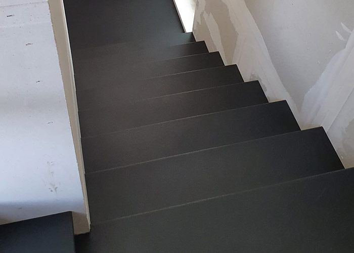 Bruno Ermel Schlosserarbeiten – Innentreppe pulverbeschichtet